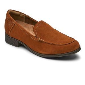 COBB HILL - WOMEN'S CROSBIE MOC LOAFER